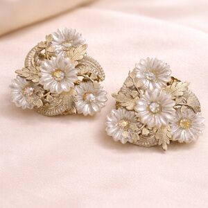 Vintage Signed CORO Gold Tone White Flower Leaf Spin Clip on Earrings Rhinestone